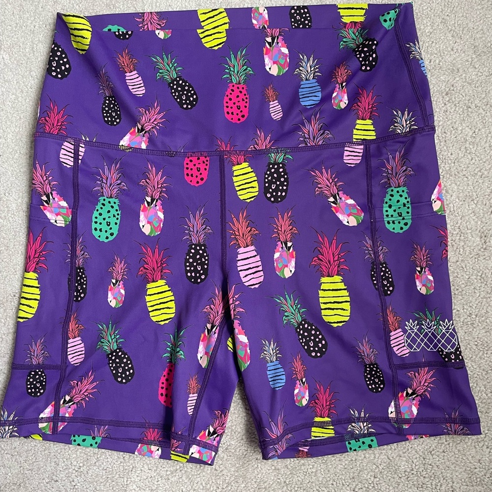 Tres Piñas pineapple shorts XXL